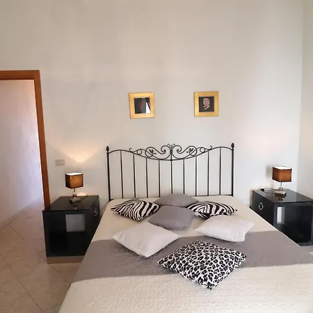 Claras House In بيت للعطل